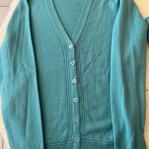 Stunning Teal blue 100% cashmere 
Caroline Herrera sweater set